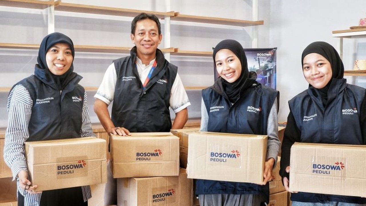 Bosowa Peduli menyalurkan 116 ton bantuan pangan selama Ramadhan di Mamminasata untuk meringankan beban warga kurang mampu akibat kenaikan harga sembako dan PHK.