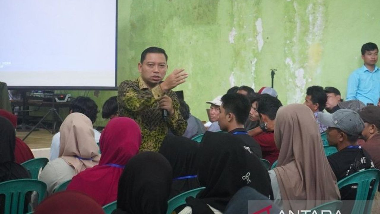 Keberadaan dapur Program Makanan Bergizi Gratis (MBG) di Sukabumi, Jawa Barat, tak hanya menjamin gizi pelajar, tetapi juga menciptakan lapangan kerja baru dan mendorong perekonomian lokal.