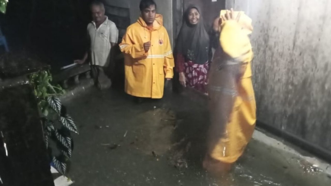 Hujan deras mengakibatkan banjir di 47 desa di delapan kecamatan Aceh Barat Daya, menyebabkan ratusan rumah terendam dan sejumlah infrastruktur rusak.