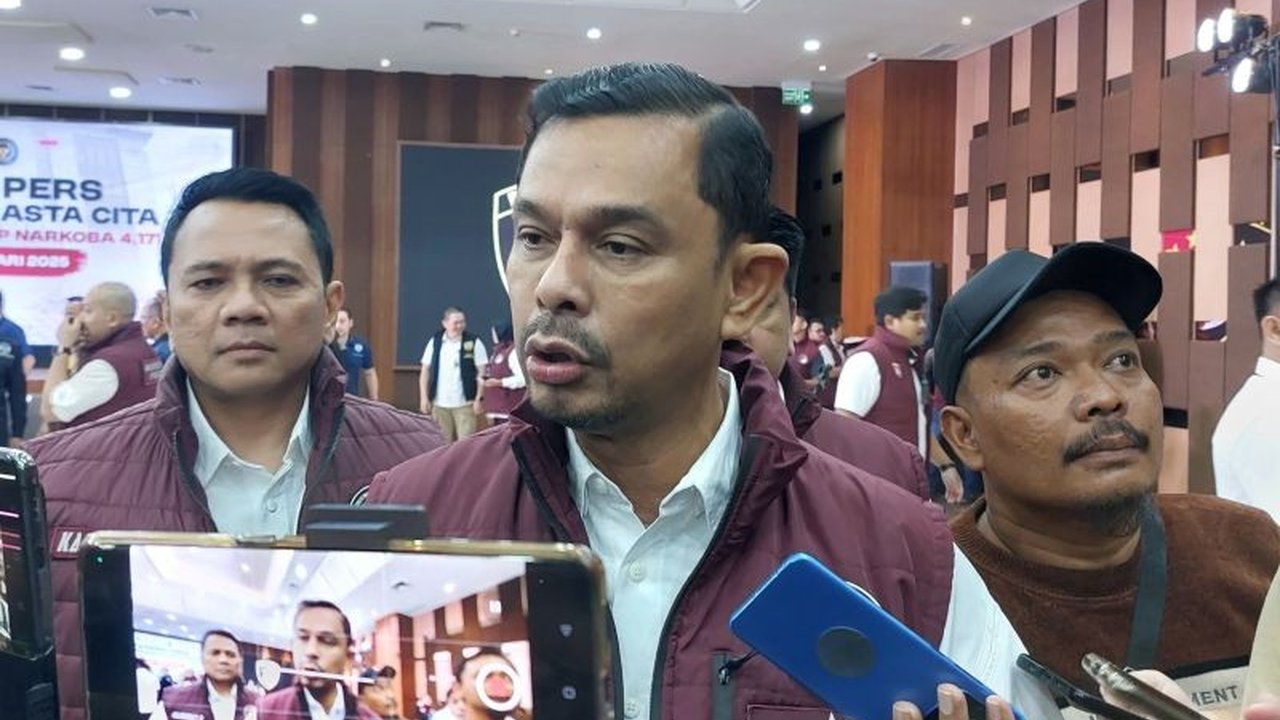 Bareskrim Polri memastikan personel yang terlibat narkoba akan dipecat, termasuk Kapolres Ngada yang ditangkap karena dugaan kasus narkoba dan asusila; Kompolnas mengawasi proses penyelidikan.