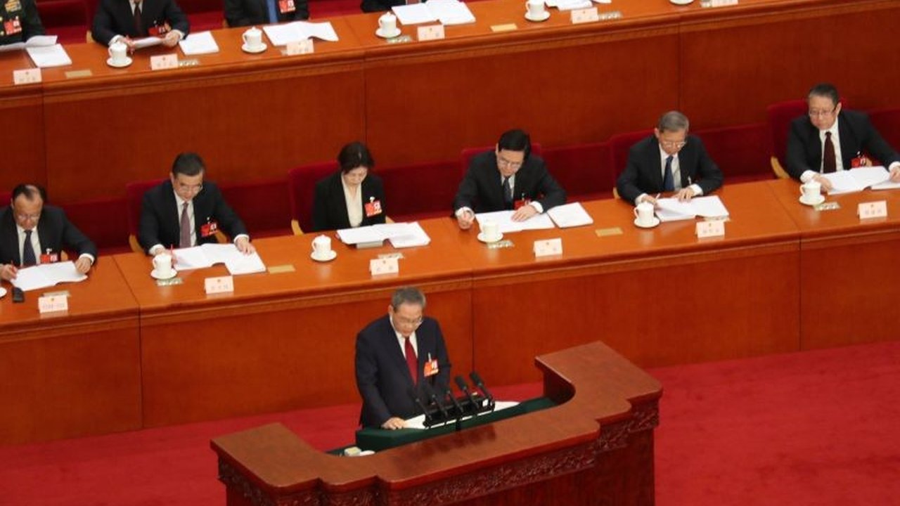 China Larang Utang Tersembunyi: Langkah Tegas Atasi Risiko Fiskal