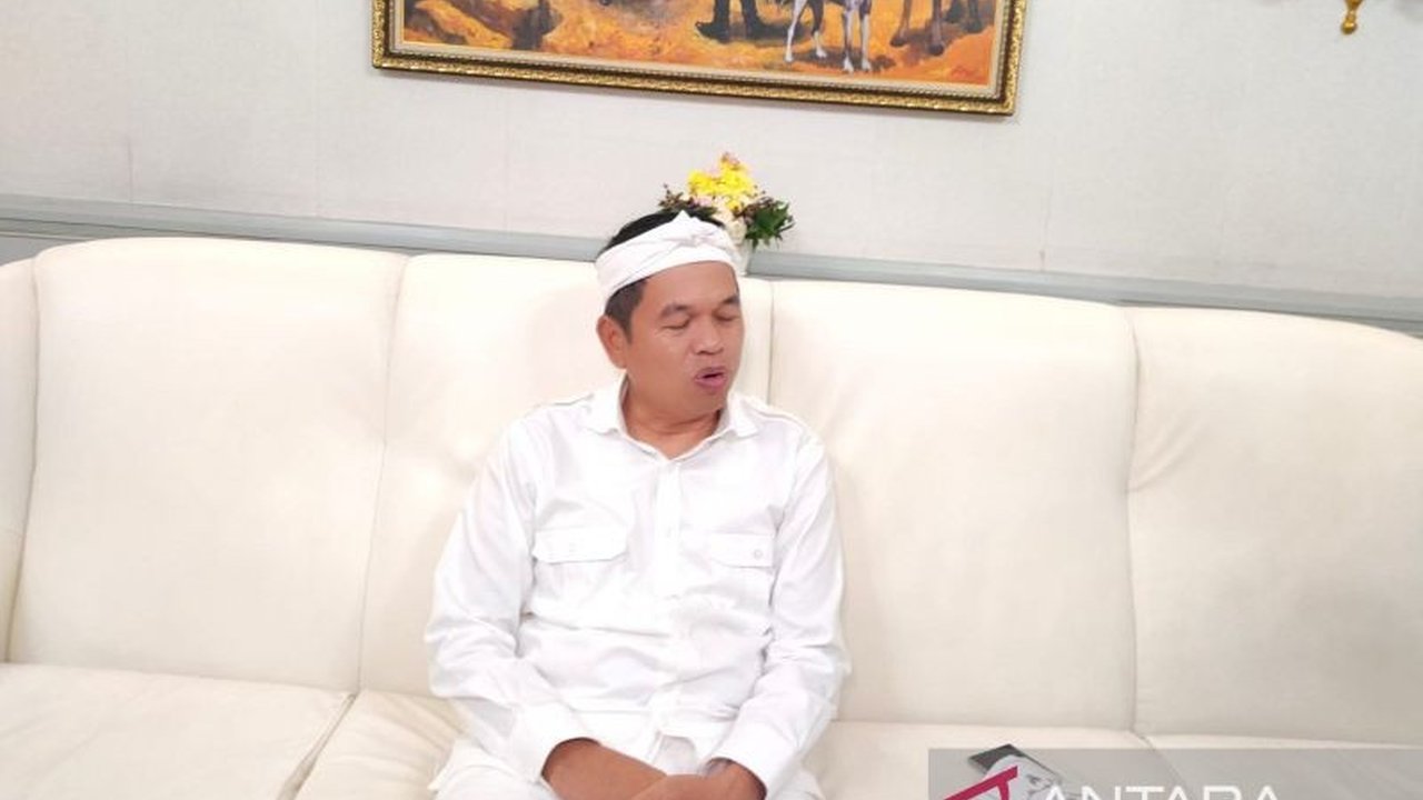 Gubernur Jawa Barat, Dedi Mulyadi, tegaskan pemilihan Dirut BJB baru harus bebas dari intervensi politik dan prioritaskan kriteria profesionalitas, efisiensi, dan restrukturisasi.