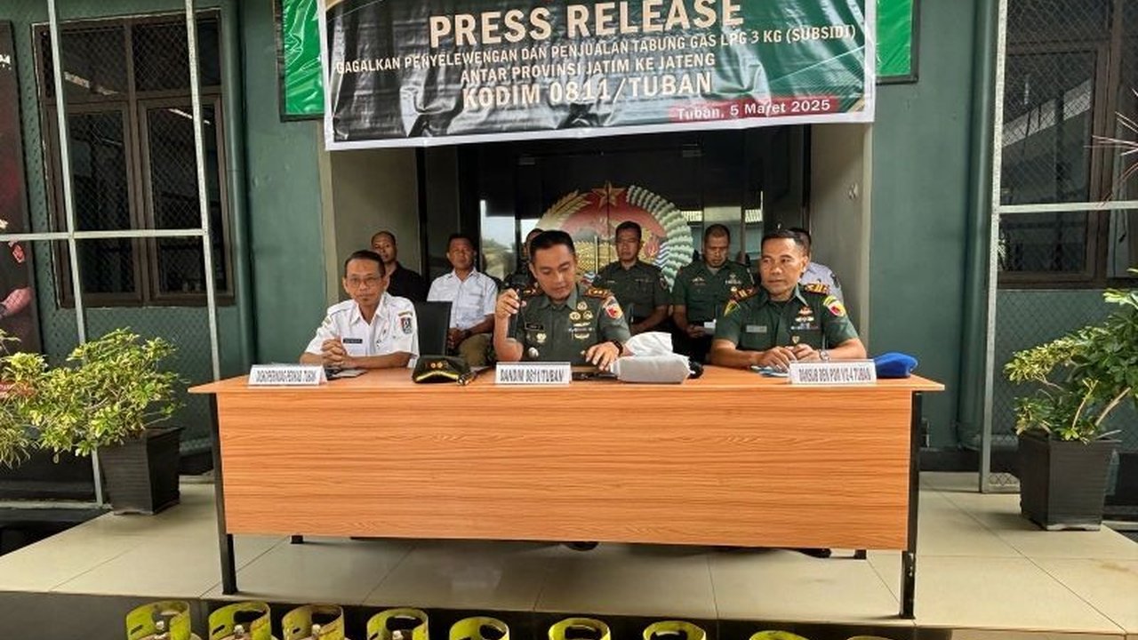 Kodim 0811 Tuban menggagalkan penyelundupan 840 tabung LPG 3 Kg bersubsidi yang akan dikirim ke Pati, Jawa Tengah, mengamankan pelaku dan truk pengangkut.