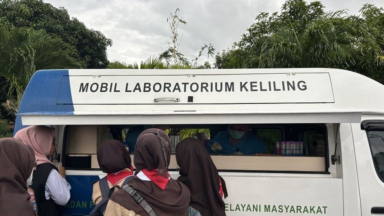 Balai POM Kepri melakukan pengawasan keamanan pangan takjil di Batam, memeriksa 25 sampel dan memastikan semuanya bebas dari bahan berbahaya seperti borax dan formalin.