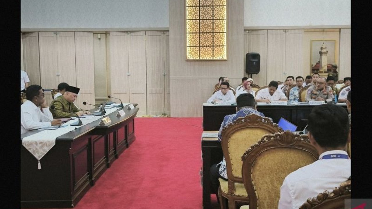 Menhub Dudy Purwagandhi dan Pemprov Banten bahas persiapan angkutan Lebaran 2025, antisipasi peningkatan pemudik dengan optimalisasi Pelabuhan Merak, Ciwandan, BBJ, dan penambahan rest area.