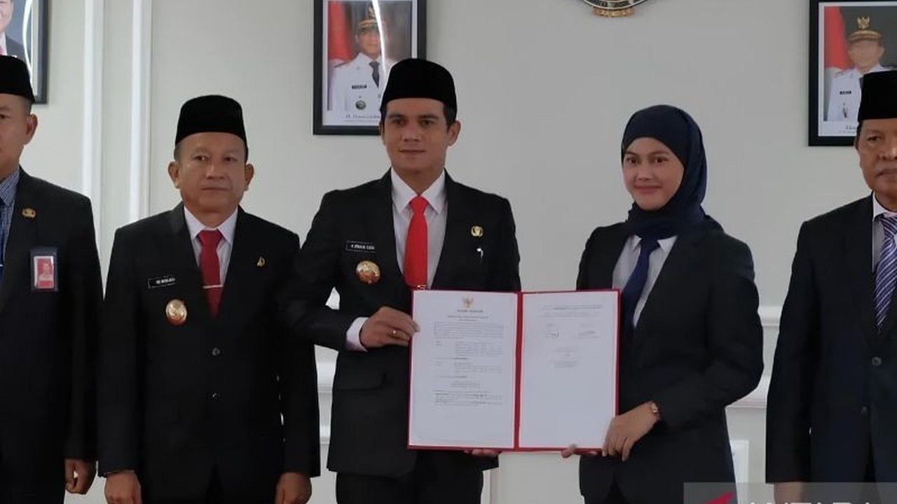 Bupati Nunukan Irwan Sabri berkomitmen melanjutkan program positif sebelumnya dan fokus pada peningkatan kualitas SDM, pertumbuhan ekonomi, serta pembangunan infrastruktur untuk kesejahteraan masyarakat.
