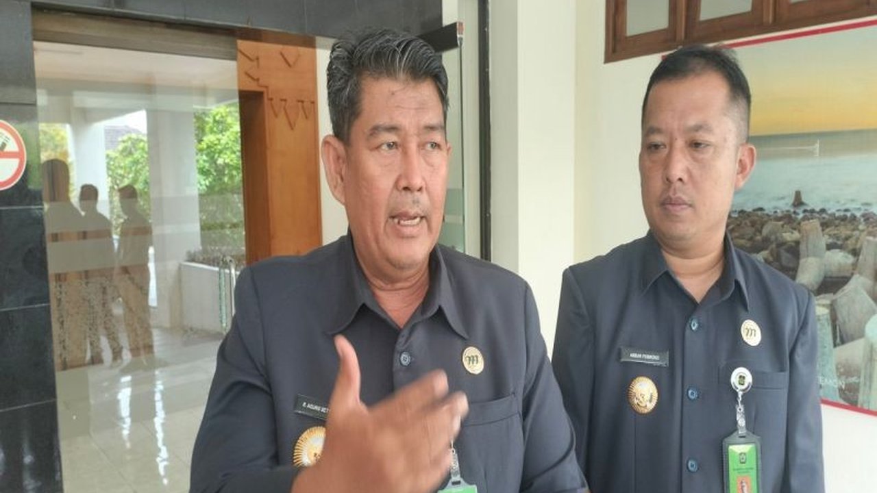 Pemerintah Kabupaten Kulon Progo mempertimbangkan revisi Perda Kawasan Tanpa Rokok (KTR) Nomor 5 Tahun 2014 untuk menyeimbangkan kesehatan masyarakat dengan dampak ekonomi dari industri rokok.