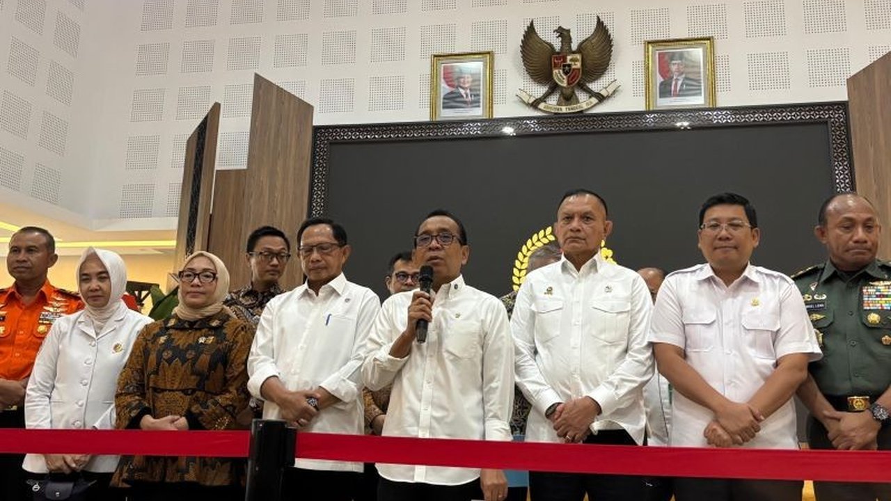 Pemerintah pusat meminta pemerintah daerah untuk meningkatkan infrastruktur guna mengantisipasi arus mudik Lebaran, termasuk perbaikan jalan, jembatan, dan kesiapan menghadapi bencana.