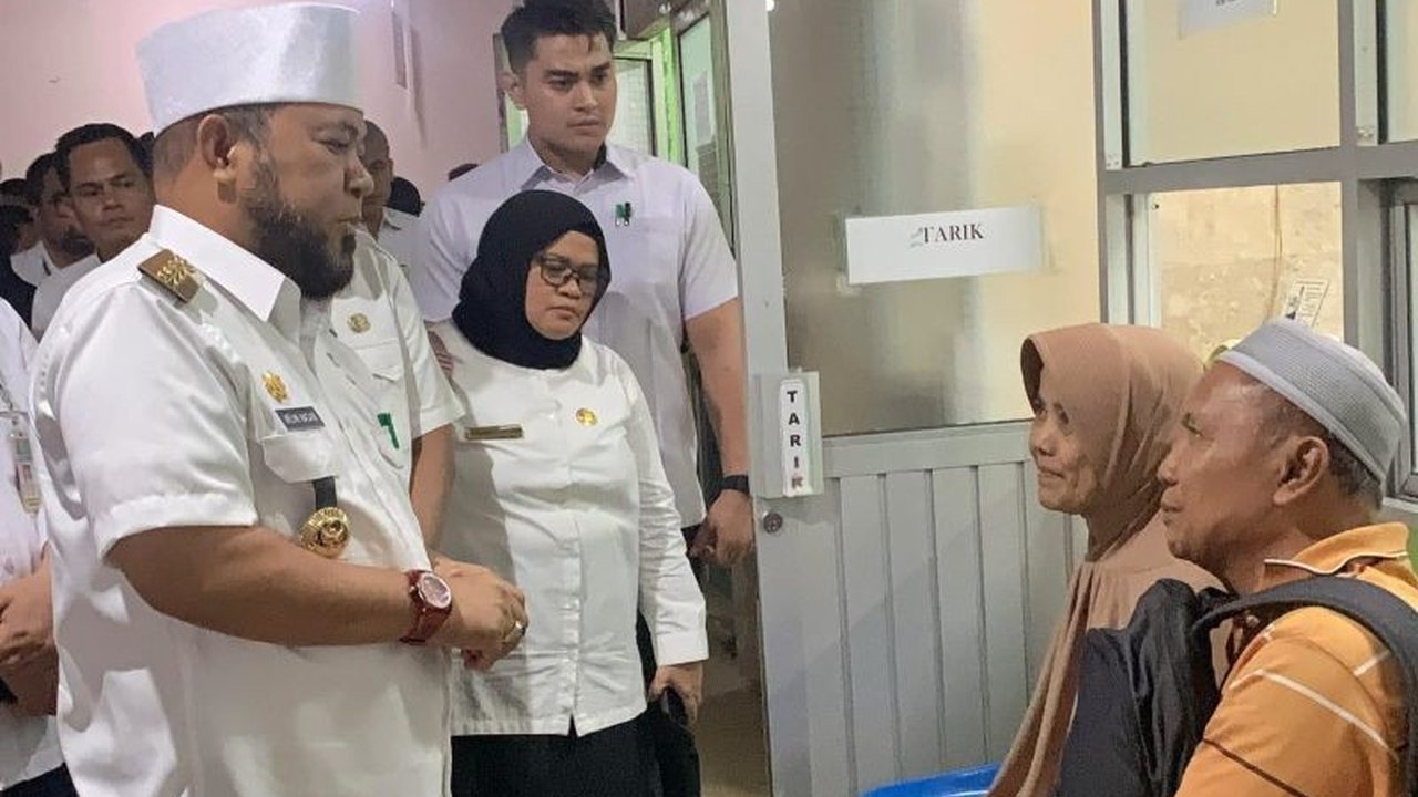 Gubernur Bengkulu, Helmi Hasan, melakukan sidak ke RSUD dr. M. Yunus dan menekankan pentingnya pelayanan kesehatan yang cepat, ramah, dan profesional untuk masyarakat Bengkulu.