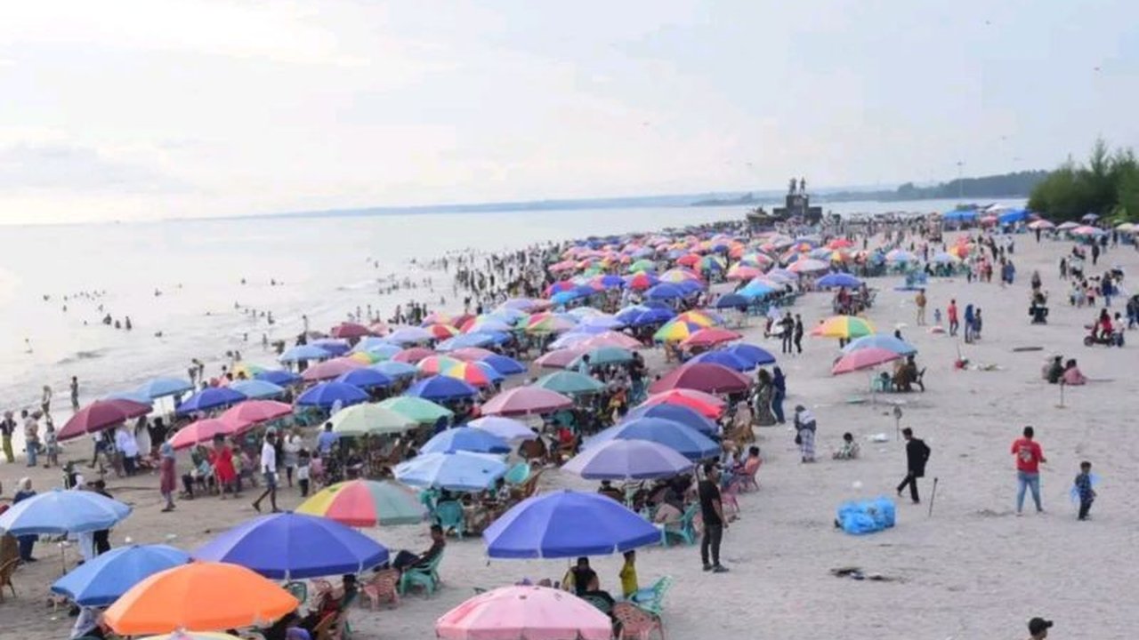 Kementerian Pariwisata (Kemenpar) mengimbau pemerintah daerah (pemda) untuk mematuhi Surat Edaran (SE) guna memastikan keamanan dan kenyamanan wisatawan selama libur Lebaran dan Hari Raya Idul Fitri.