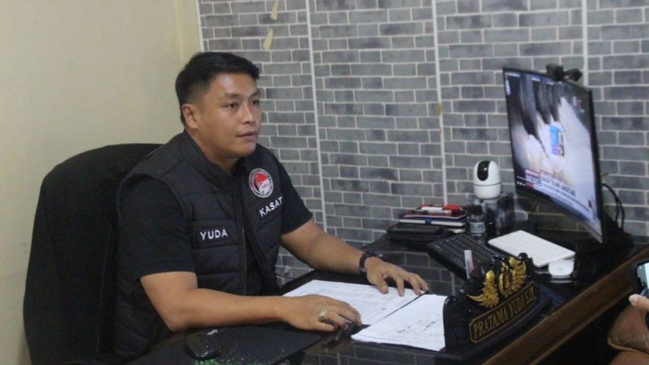 Polresta Bukittinggi menangkap pasangan suami istri yang menjadi pengedar sabu dan ekstasi, berikut penangkapan pelaku lain yang diduga sebagai kaki tangan mereka.