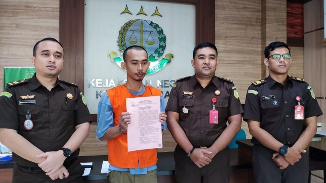 Kejaksaan Negeri Semarang membebaskan tersangka pencurian sepeda motor melalui keadilan restoratif setelah tercapai perdamaian dengan korban, membuka peluang kedua bagi pelaku untuk memperbaiki diri.