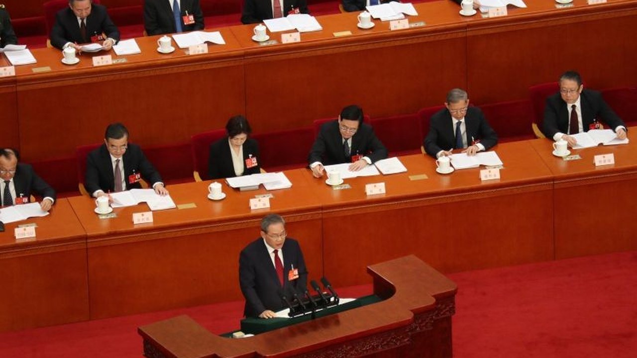 Perdana Menteri Li Qiang mengakui ekonomi China tahun 2024 dihadapkan pada tantangan berat, namun tetap berhasil mencapai pertumbuhan 5 persen di tengah lesunya permintaan domestik dan tekanan eksternal.