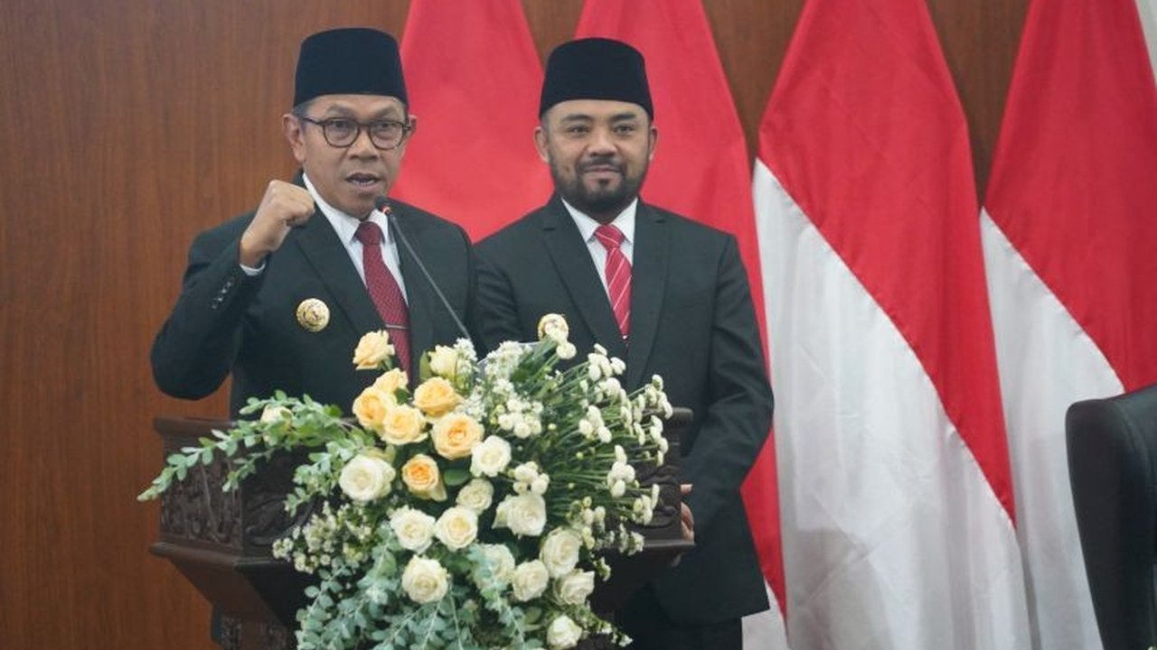 Pemkot Batu, Jawa Timur, memprioritaskan pengembangan sektor pertanian menjadi agroindustri unggulan untuk bersaing di pasar global dalam 100 hari ke depan, dengan fokus pada ekspor dan perluasan pasar lokal.