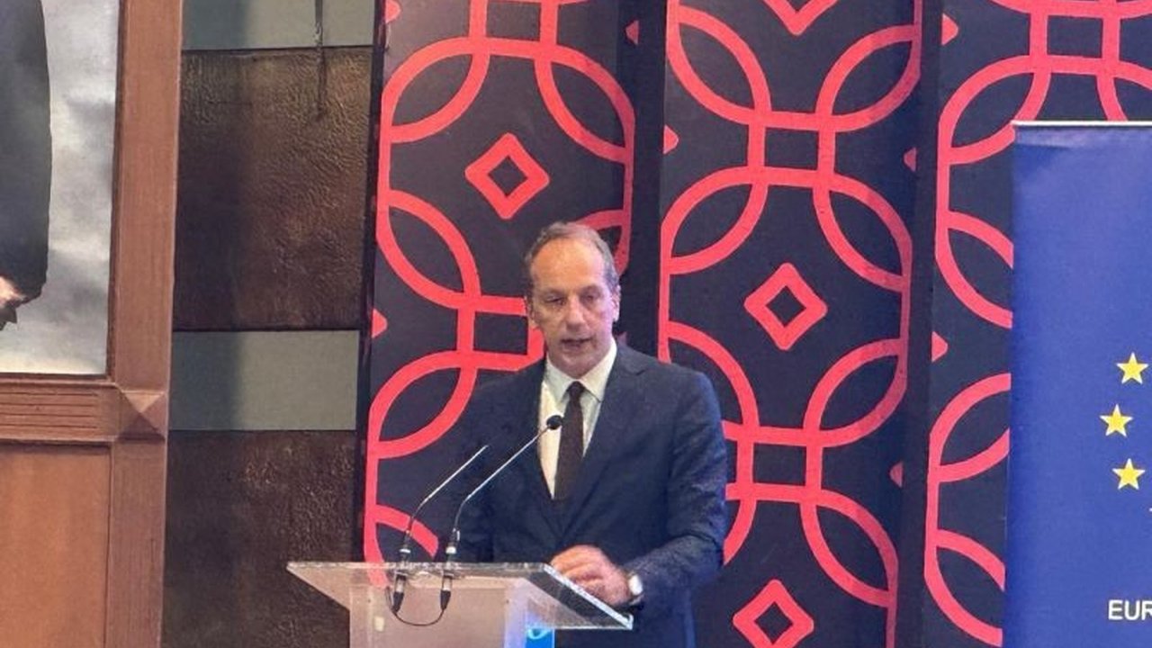 Duta Besar Prancis tegaskan prioritas penguatan hubungan maritim dengan Indonesia, ditandai dengan kerja sama pengelolaan sumber daya laut dan pendanaan proyek-proyek terkait.