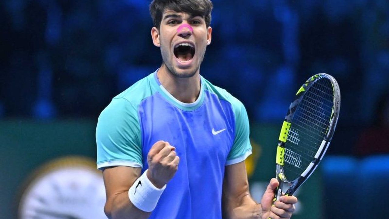 Carlos Alcaraz mengincar sejarah di Indian Wells dengan target tiga gelar ATP Masters 1000 beruntun, siap menghadapi tekanan dan adaptasi lapangan.