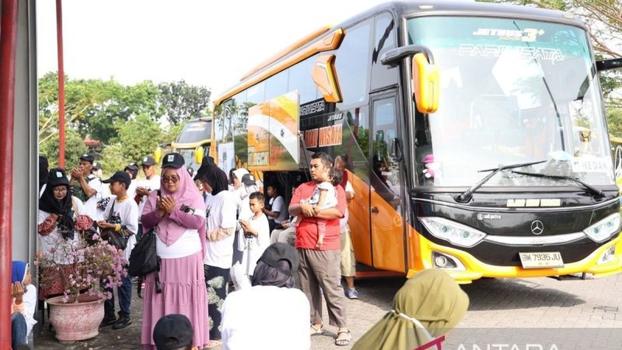 PTPN IV PalmCo Regional III Riau menyediakan 400 kursi gratis untuk program Mudik Bersama BUMN 2025 dengan tujuan Padang, Medan, dan Tapanuli Selatan, meningkat dua kali lipat dari tahun sebelumnya.