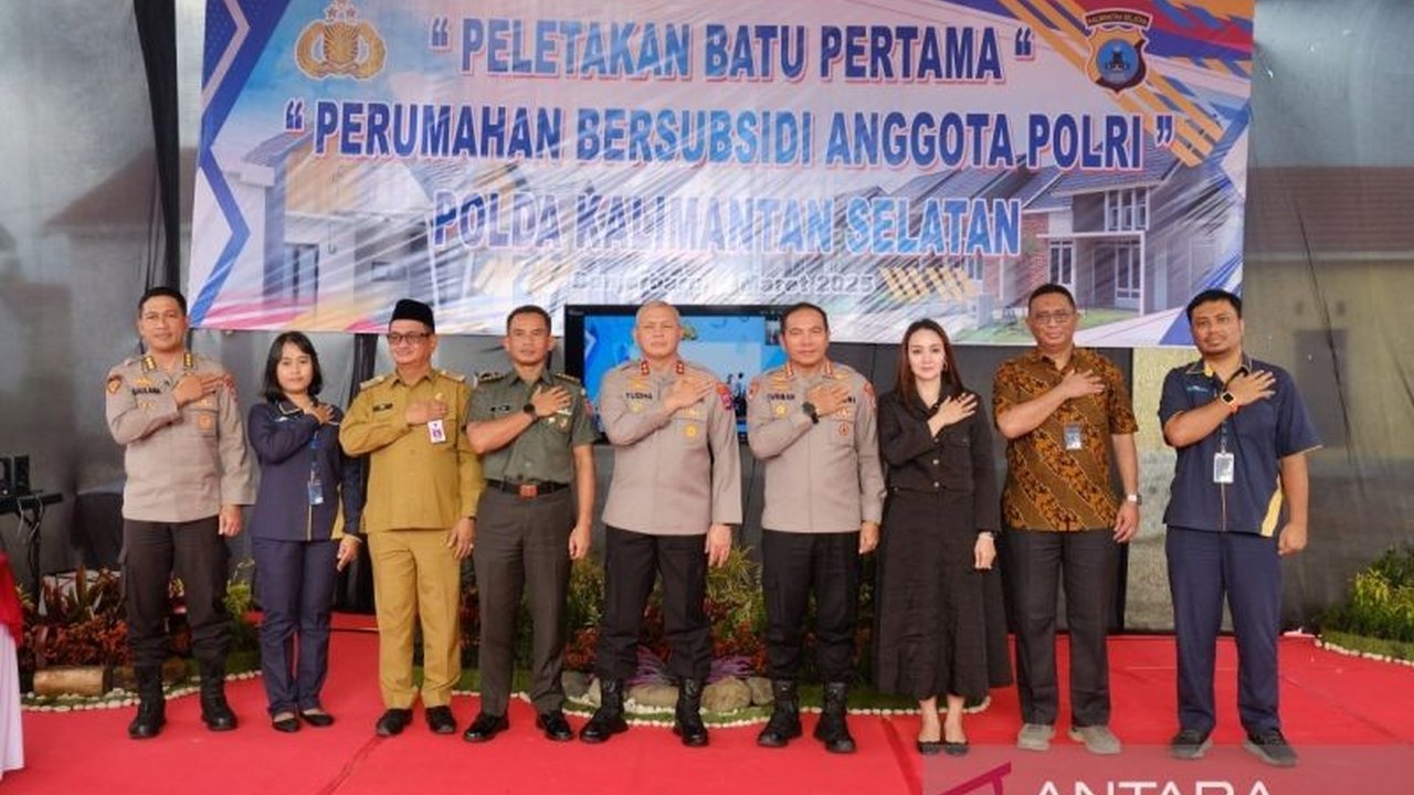 Polda Kalsel meluncurkan program Rumah Bersubsidi Bagi Pegawai Negeri Polri (PNPP) 2025 untuk 2.816 personel yang belum memiliki rumah pribadi, selaras dengan program pemerintah.