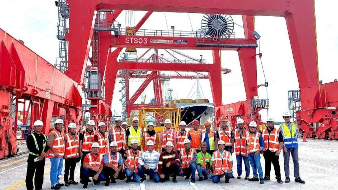 PT Belawan New Container Terminal (BNCT) meningkatkan pelatihan keselamatan kerja di ketinggian bagi karyawan dan pekerja bongkar muat untuk meminimalisir kecelakaan kerja di lingkungan pelabuhan.