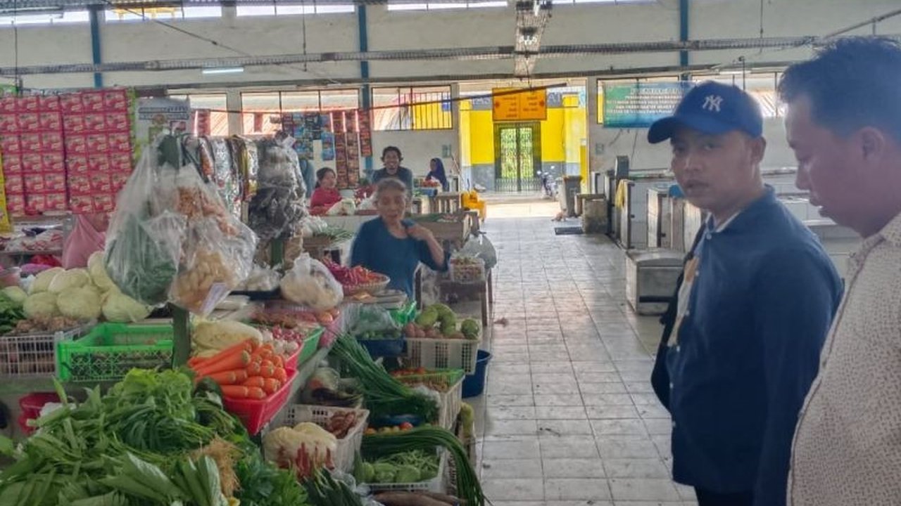 Polres Lamandau melakukan pengecekan harga bahan pokok di pasar tradisional dan memastikan harga tetap stabil selama bulan Ramadhan, dengan harga beras, bawang, dan cabai yang relatif terjangkau.