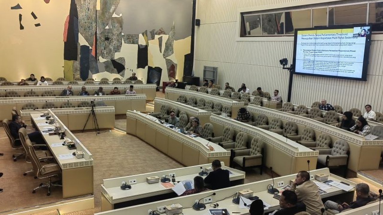 Puskapol UI merekomendasikan sistem pemilu campuran sebagai alternatif, dinilai mampu meningkatkan keterwakilan perempuan signifikan, tidak seperti sistem proporsional terbuka.