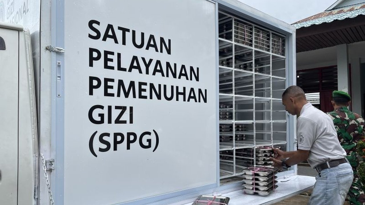 Program Makan Bergizi Gratis (MBG) di Batam selama Ramadhan menggunakan totebag spunbond, bukan tempat bekal, untuk mendistribusikan makanan kering dan takjil kepada 9.758 siswa di 13 sekolah.