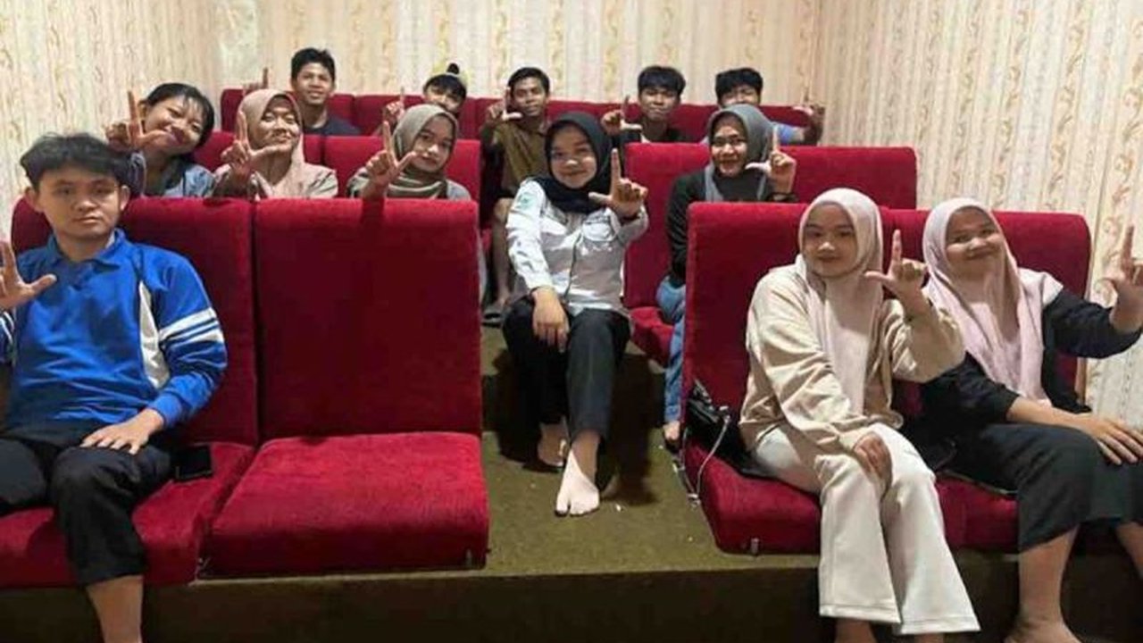 Dinas Kearsipan dan Perpustakaan Kapuas berhasil memberikan edukasi literasi dan meningkatkan minat baca siswa SMKN 3 Kuala Kapuas melalui kunjungan edukatif yang menyenangkan.