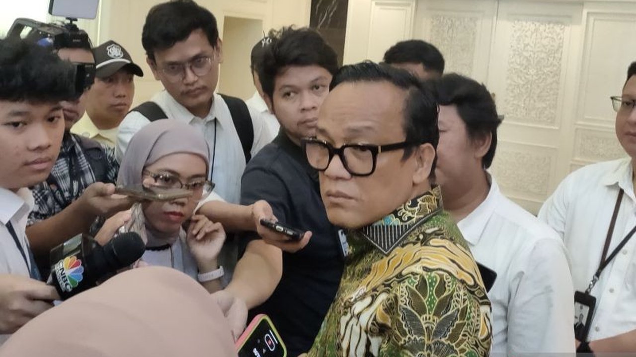 Wamenaker Immanuel Ebenezer Gerungan menjelaskan penundaan pengumuman Surat Edaran THR Lebaran 2025 karena pertimbangan etika menyusul bencana banjir Jabodetabek.