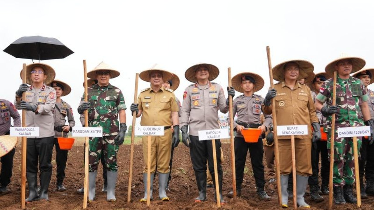Gubernur Kalimantan Barat, Ria Norsan, tingkatkan sinergi TNI-Polri dan optimalisasi lahan pertanian untuk mencapai kemandirian pangan pada 2026, ditunjang data BPS Kalbar terkait peningkatan produksi padi.