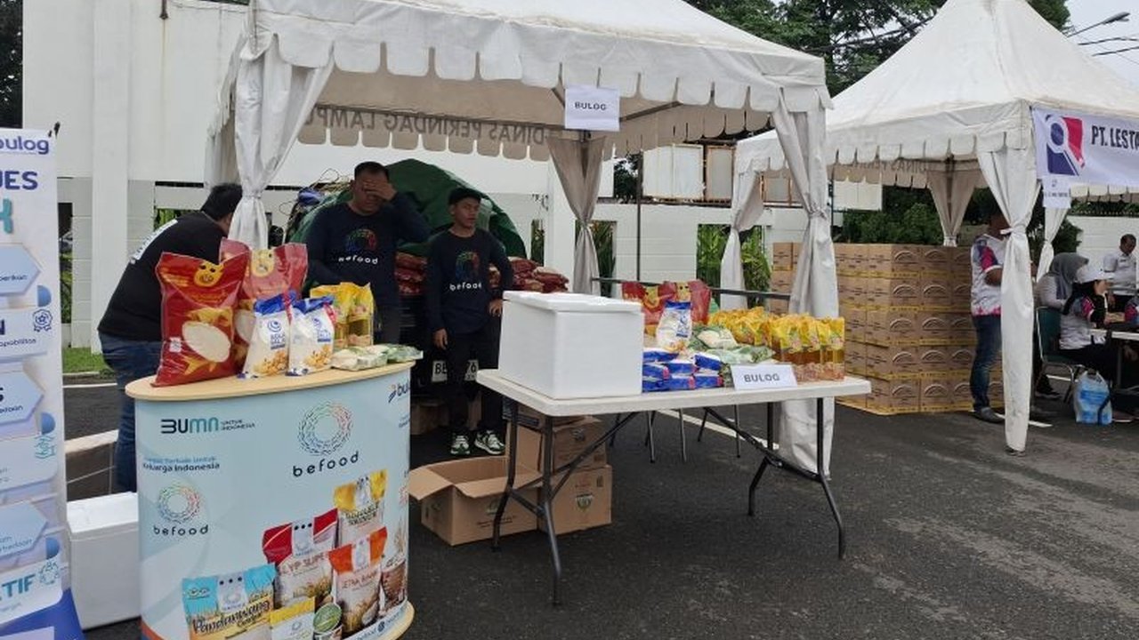 Pemerintah Provinsi Lampung berkolaborasi dengan produsen pangan menggelar pasar murah di sembilan titik untuk menjaga stabilitas harga bahan pokok selama Ramadhan dan Idul Fitri.