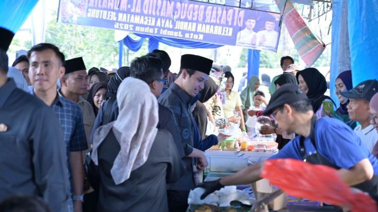 Pemerintah Kota Jambi memfasilitasi 697 pedagang untuk berjualan di tiga lokasi Pasar Bedug selama Ramadhan, bertujuan memulihkan ekonomi dan melestarikan tradisi lokal.