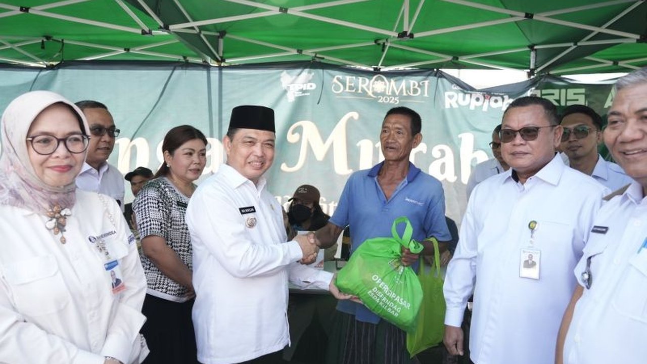 Pemerintah Provinsi Kalimantan Barat dan Bank Indonesia Kalbar bagikan 500 paket sembako gratis dalam program Serambi 2025 untuk pengendalian inflasi jelang Ramadhan dan Idul Fitri 2025.