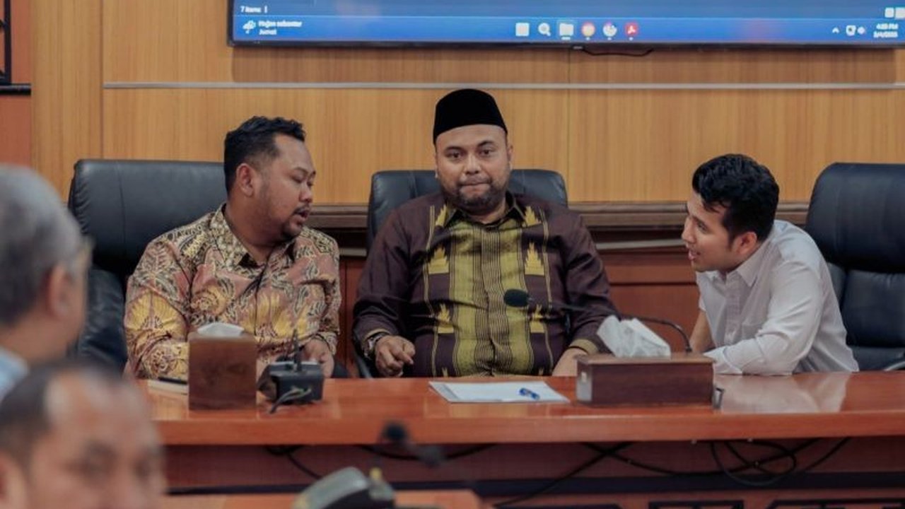 Gubernur Jawa Timur dan DPRD Jatim membentuk forum sinergisitas untuk menangani masalah banjir di Gresik, Lamongan, Mojokerto, dan Surabaya dengan melibatkan berbagai pemangku kepentingan.