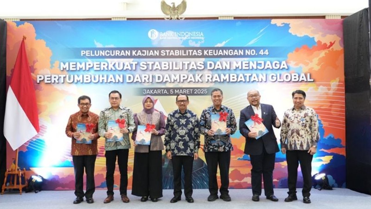 Bank Indonesia (BI) meningkatkan kebijakan insentif likuiditas makroprudensial (KLM) sebesar Rp80 triliun untuk menjaga stabilitas ekonomi dan sistem keuangan Indonesia serta mendorong pertumbuhan ekonomi.