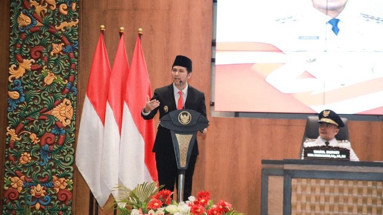 Wagub Jatim Emil Dardak tekankan pentingnya sinergi kepala daerah di Gerbang Kertasusila untuk membangun sektor transportasi dan keamanan, khususnya dengan kolaborasi Surabaya-Bangkalan melalui Jembatan Suramadu.