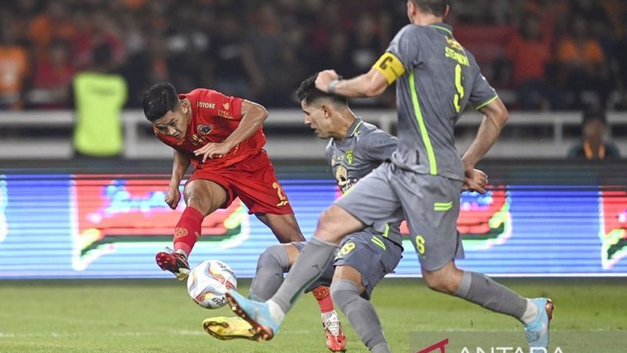 Pelatih Persija Jakarta, Carlos Pena, tak ambil pusing soal pergantian venue pertandingan usai kemenangan atas PSIS Semarang, fokusnya kini tertuju pada laga melawan Arema FC.