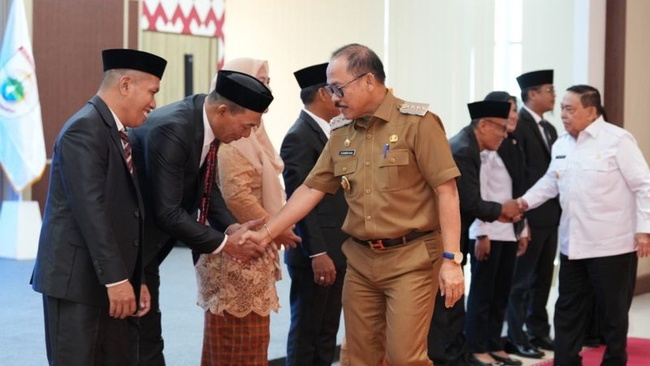 Gubernur Sulbar Lantik 5 Anggota KIP Baru: Dorong Transparansi Pemerintahan