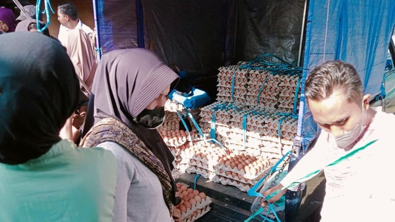 Pemerintah Kota Mataram mengimbau masyarakat untuk menjadi konsumen cerdas dan tidak panik membeli bahan pokok secara berlebihan menjelang Ramadhan, guna mencegah kenaikan harga.