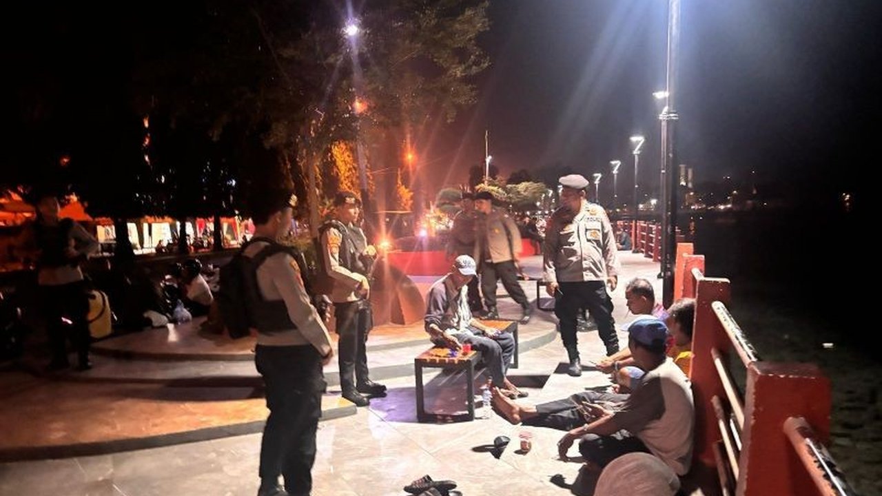 Polda Maluku Utara meningkatkan patroli menjelang sahur dan subuh selama Ramadan untuk menciptakan suasana aman dan nyaman bagi masyarakat dalam menjalankan ibadah.