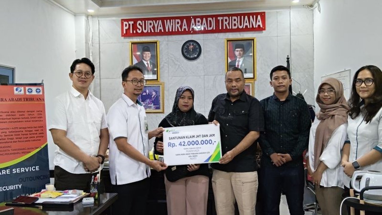 BPJAMSOSTEK Cibarusah Beri Santunan Rp42 Juta kepada Ahli Waris Pekerja SWAT