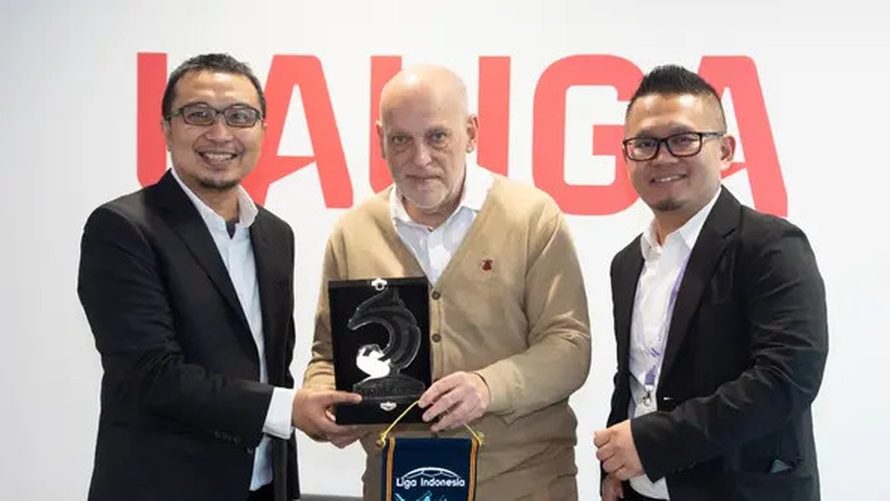 Komite dari PT Liga Indonesia Baru mengunjungi kantor pusat La Liga di Madrid dan bertemu dengan presiden, Javier Tebas. (La Liga)