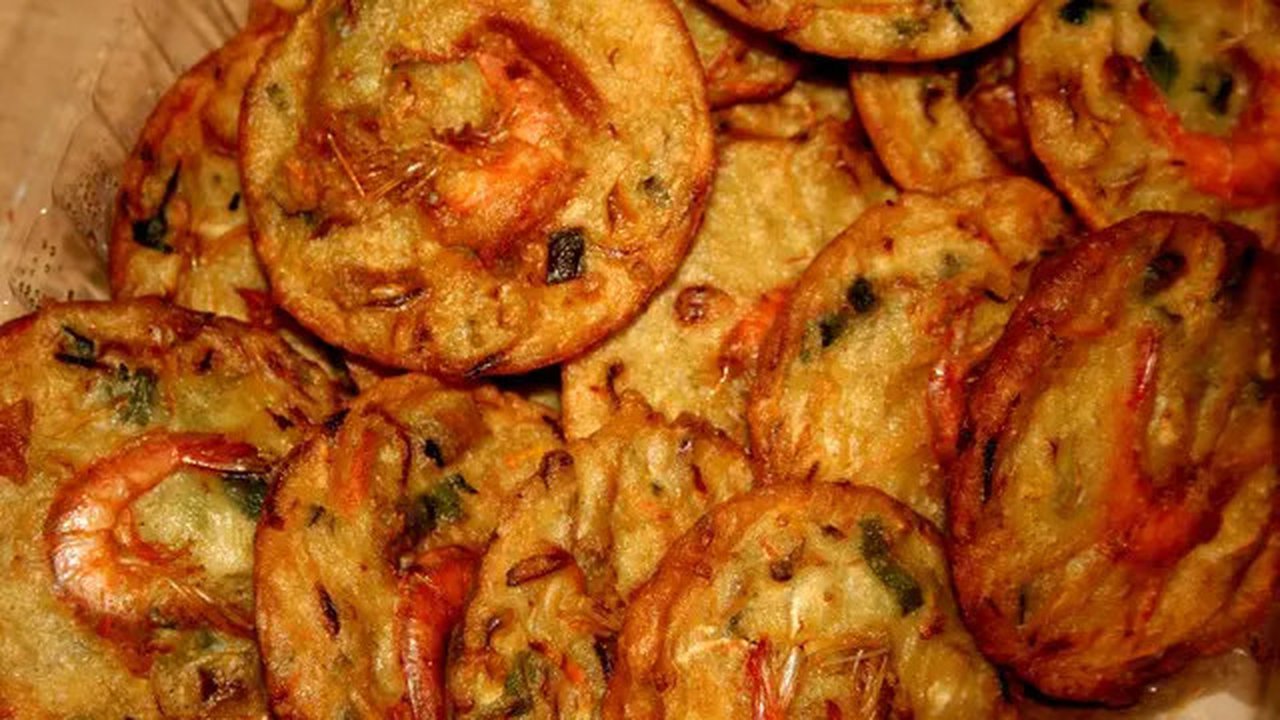 Camilan sore nikmay dengan bakwan udang. Ini resepnya!| Via: bungelip.wordpress.com