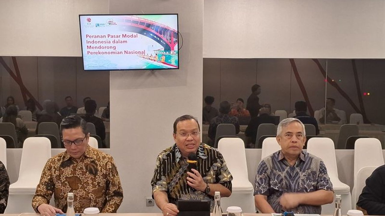 Direktur Utama BEI, Iman Rachman, mengungkapkan beberapa faktor utama yang menyebabkan koreksi IHSG, di antaranya perang tarif AS, kebijakan suku bunga The Fed, dan penurunan indeks keyakinan konsumen AS.