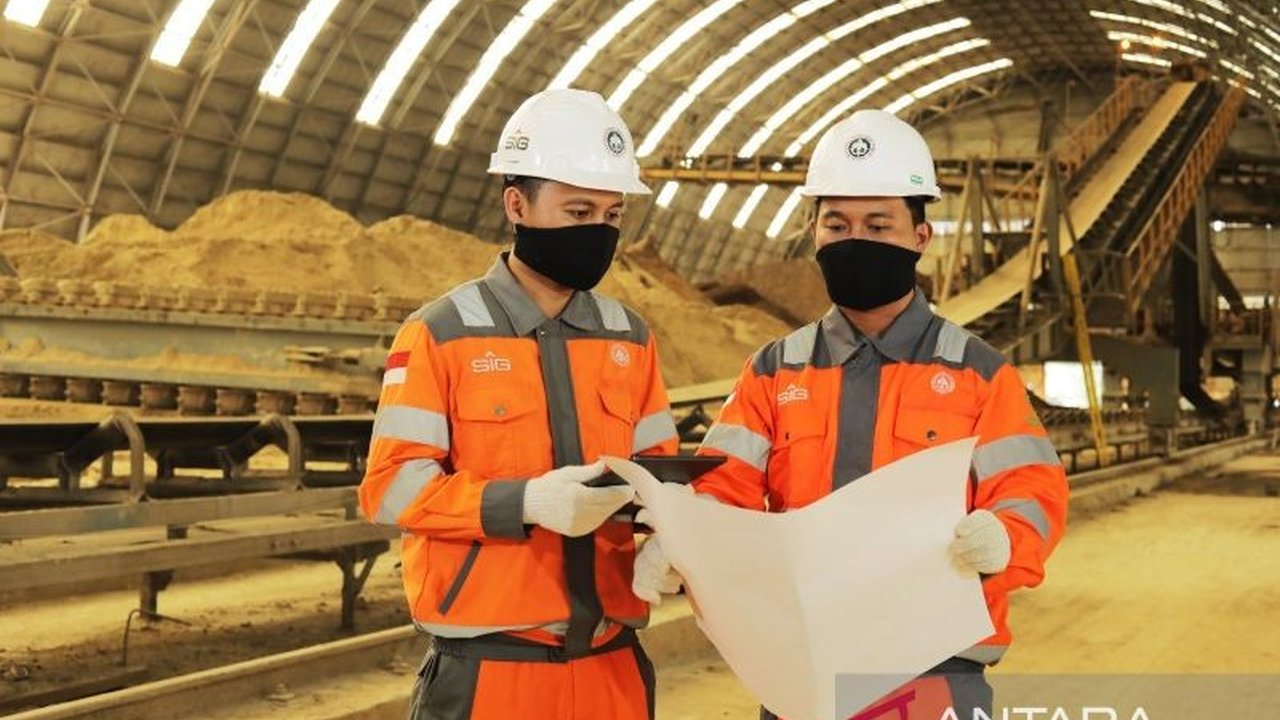 SMBR Dukung Transisi EBT: Manfaatkan AFR dan Tanam 1.500 Pohon Kaliandra Merah