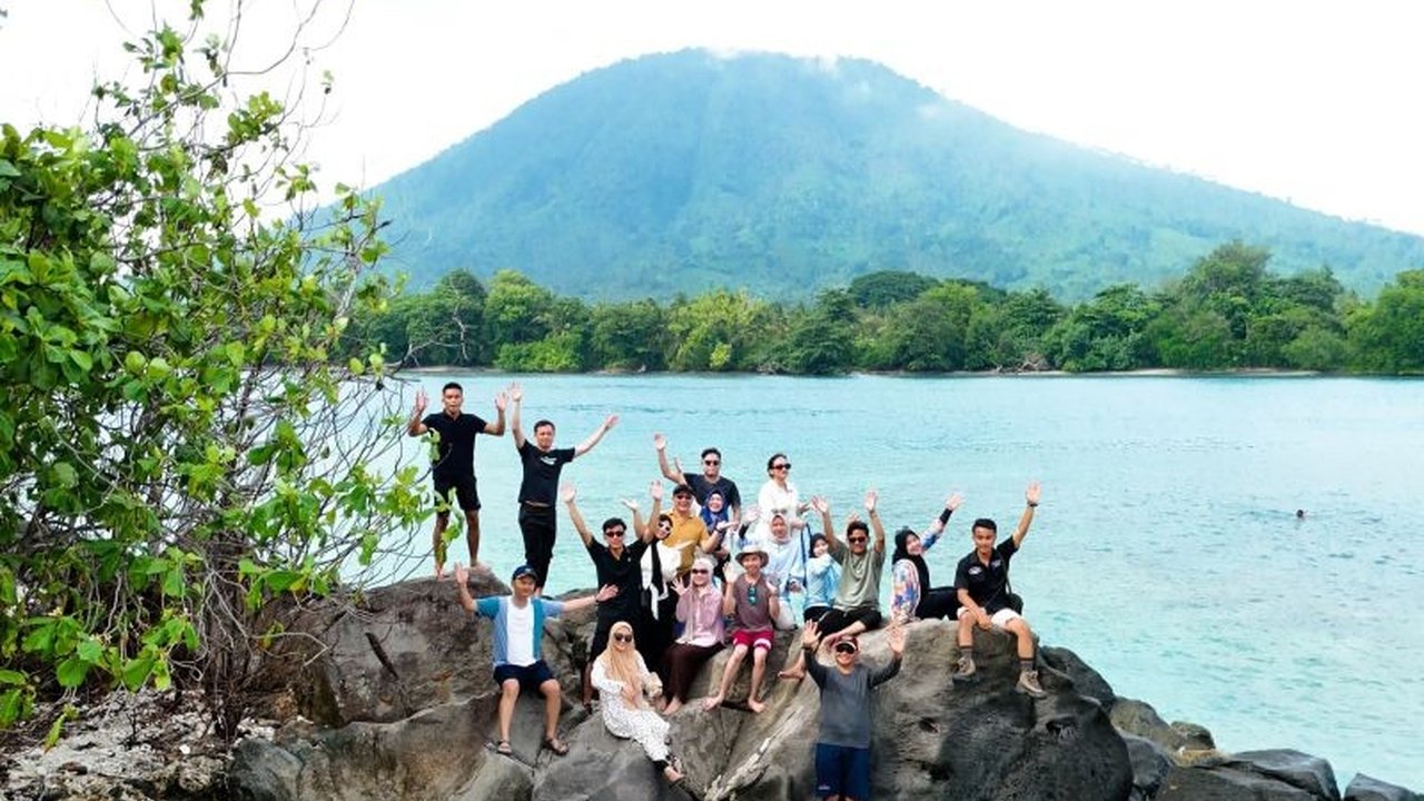 Pemerintah Kabupaten Lampung Selatan berkolaborasi dengan pengusaha dan menerapkan konsep Pentahelix untuk mengembangkan potensi wisata bahari dan meningkatkan perekonomian lokal.