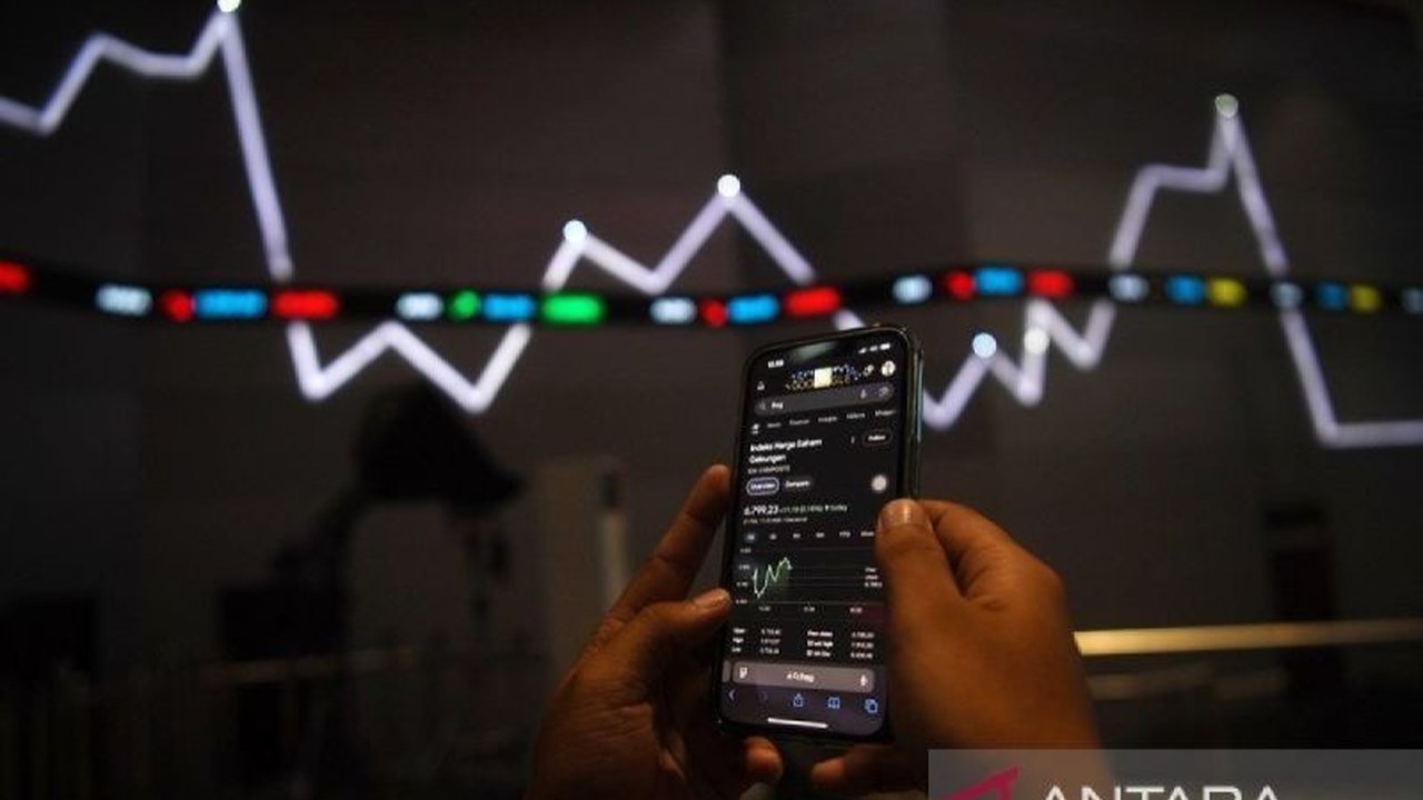 Pertemuan Presiden Prabowo Subianto dengan para konglomerat dinilai memberikan sentimen positif terhadap IHSG, yang pada Jumat (7/3) tercatat menguat 19,68 poin.