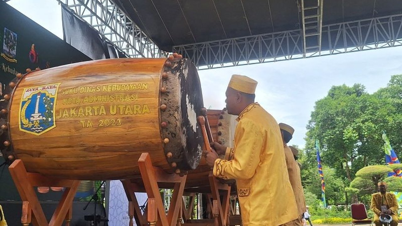 Festival Bedug di Jakarta Utara sukses digelar, menampilkan kreativitas pemuda dalam balutan busana adat nusantara, semarakkan Ramadhan 1446 H sekaligus mencegah kegiatan negatif.