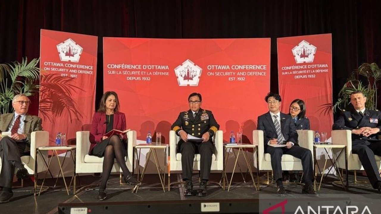 Kepala Staf TNI Angkatan Laut (KSAL) Laksamana Muhammad Ali memaparkan strategi TNI AL dalam menjaga keamanan maritim di kawasan Indo-Pasifik, termasuk modernisasi alutsista dan kerja sama internasional.