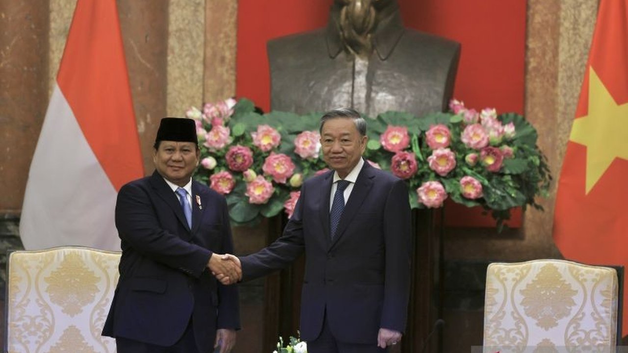 Sekretaris Jenderal Partai Komunis Vietnam, To Lam, akan mengunjungi Indonesia untuk membahas peningkatan kerja sama ekonomi, pertahanan, dan budaya, dalam rangka peringatan 70 tahun hubungan diplomatik kedua negara.