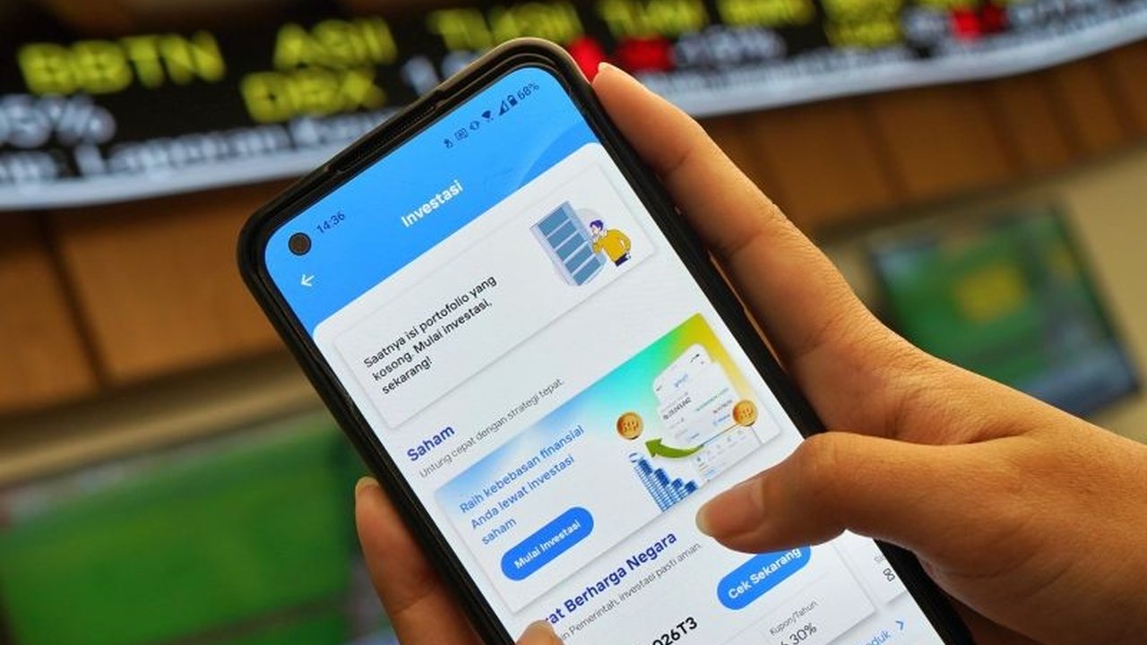 Bank Mandiri umumkan lonjakan pembukaan akun saham lewat Livin' Investasi hingga 10 kali lipat di Desember 2024, menunjukkan peningkatan adopsi investasi digital.